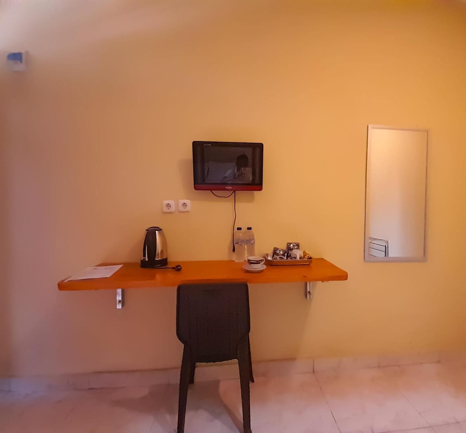 Fx72 Labuan Bajo Hotel Экстерьер фото